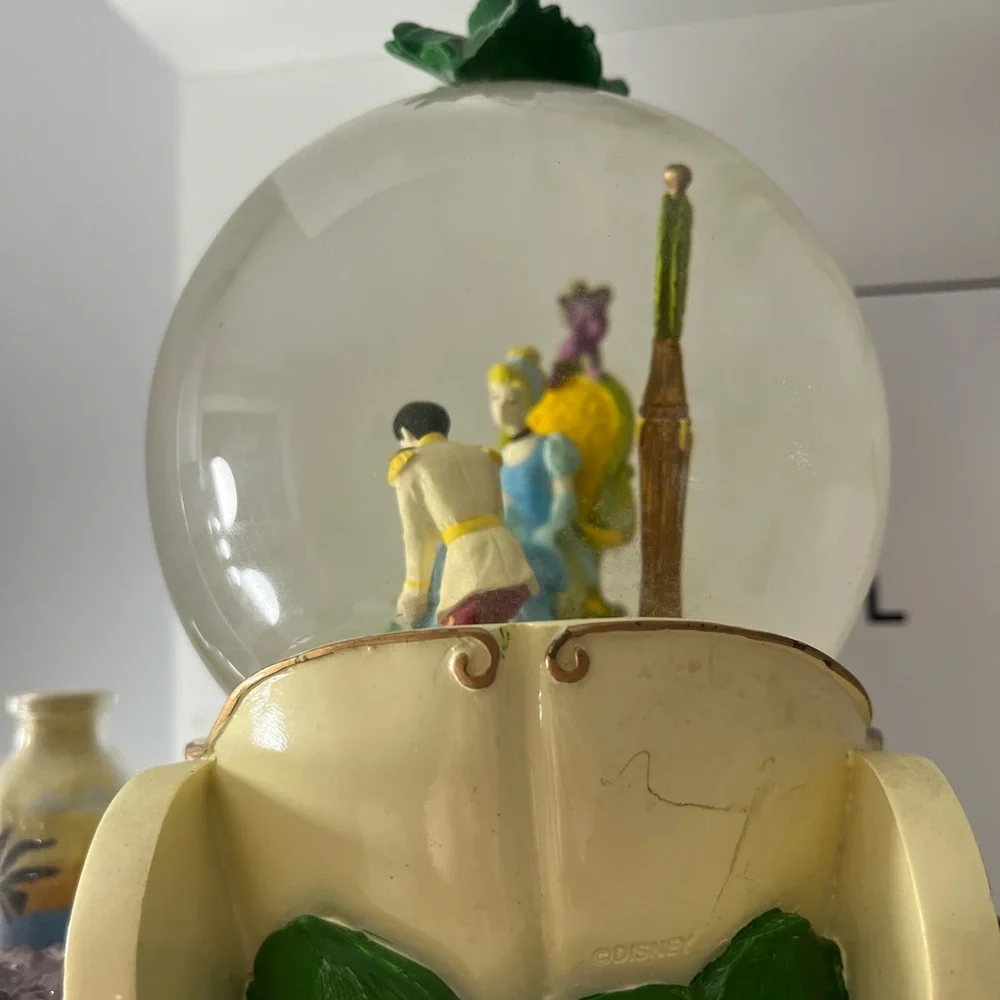 vintage disney cinderella snow globe - Picture 2 of 4